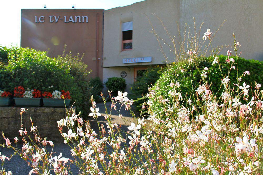 Hotel Le Ty-Lann Saint-Avé Exterior photo